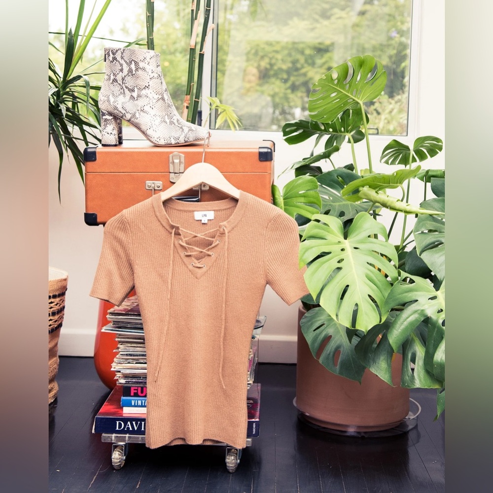 lpa merino cashmere lace up tee -rib knit in camel brown tshirt - S euc